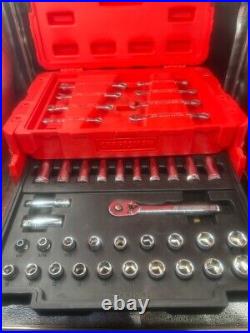 CRAFTSMAN 230 PIECE STANDARD (SAE) AND METRIC COMBO TOOL SET Missing (MI1064576)